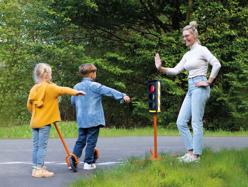 Zones de jeux dans une cour de récréation